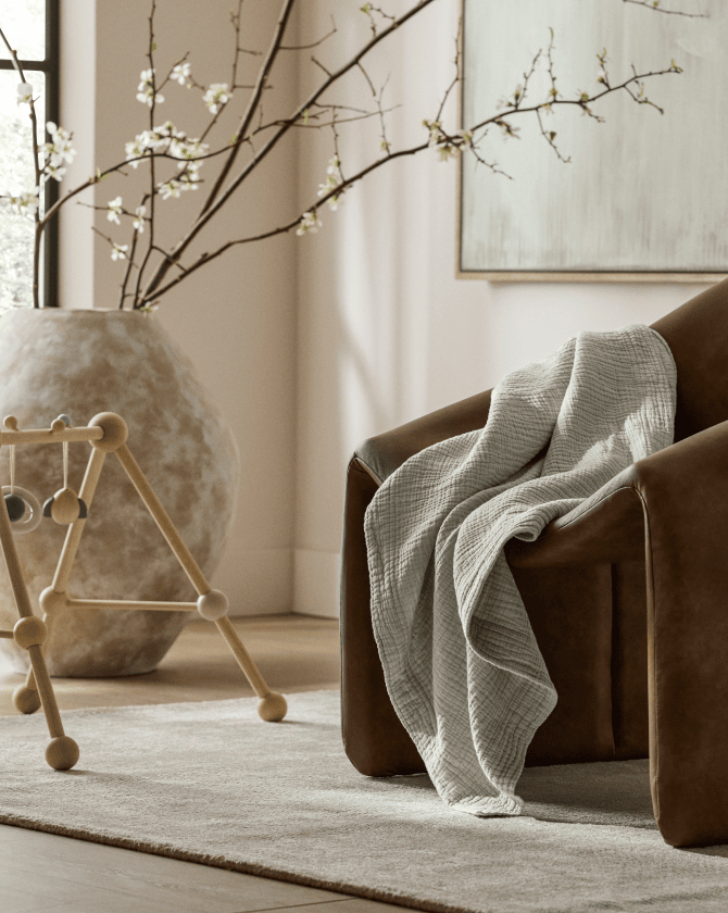 Organic cotton texture and folded linens